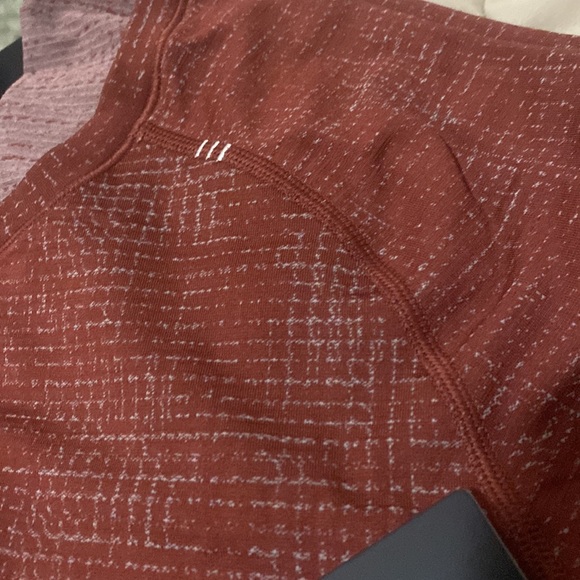 BRAND NEW men’s lululemon longsleeve w/tags - Picture 5 of 5